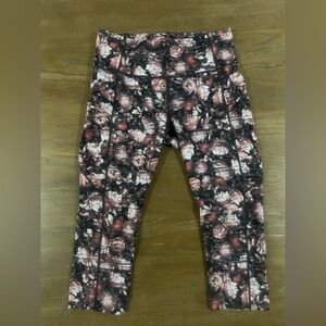 Lululemon fast free crop ll leggings size 8
